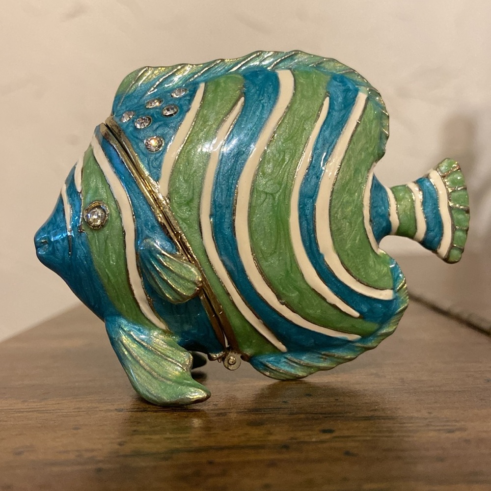 Tropical Fish Trinket Box encrusted with Swarovski crystals NEW W/ Necklace - Picture 5 of 13